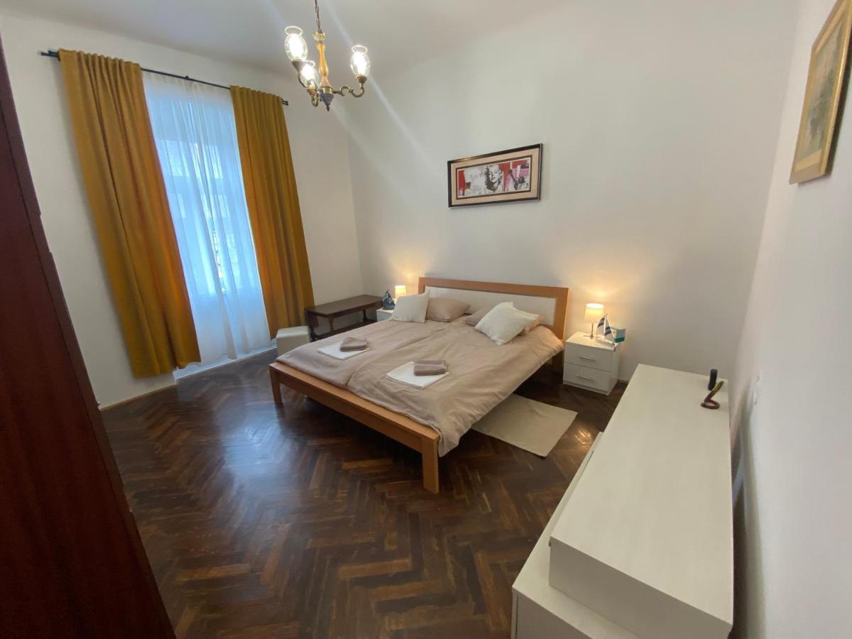 Apartman Andela Pula Centar Apartment ภายนอก รูปภาพ