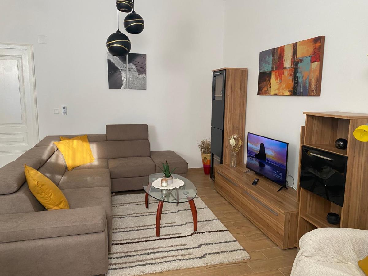 Apartman Andela Pula Centar ภายนอก รูปภาพ