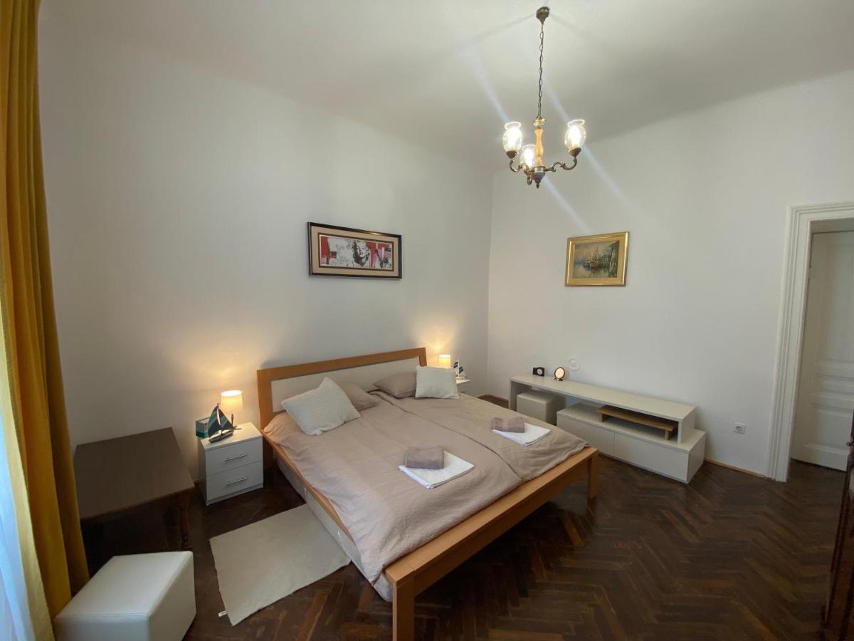 Apartman Andela Pula Centar ภายนอก รูปภาพ