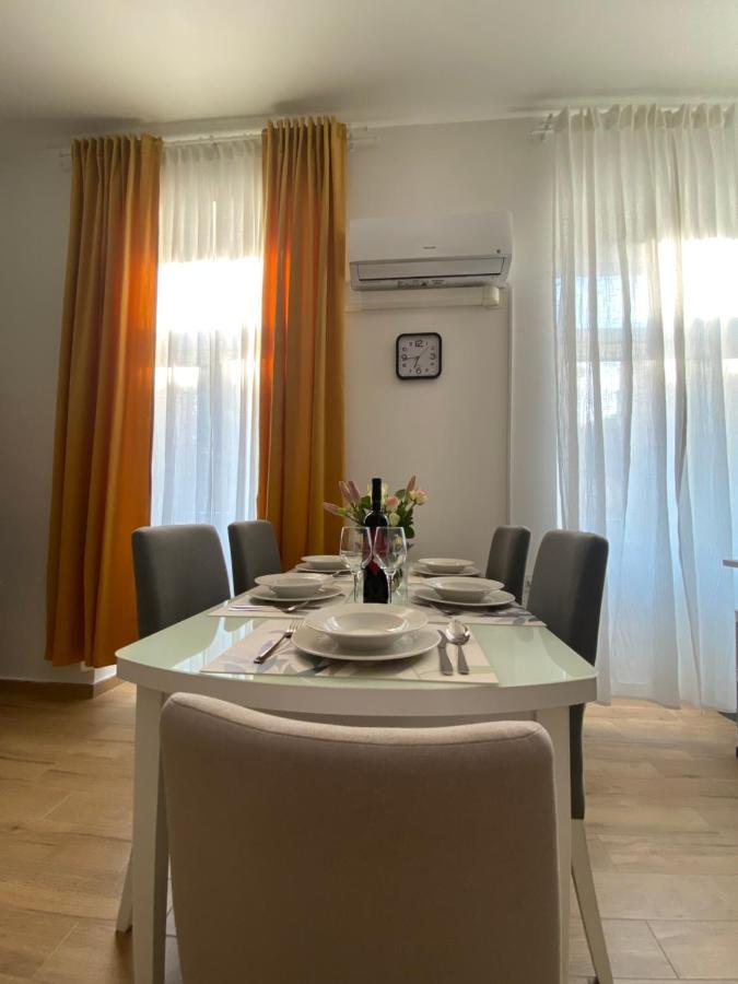 Apartman Andela Pula Centar ภายนอก รูปภาพ